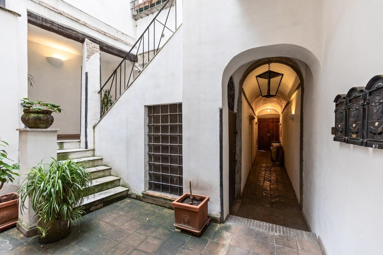 Апартаменты Rome As You Feel - Charming Loft In Navona Экстерьер фото